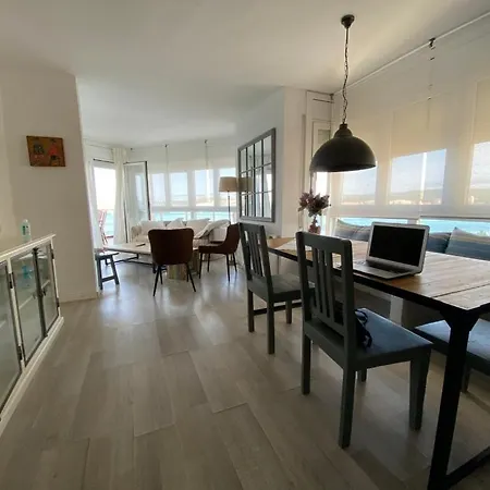 Espectacular Piso De 134m2 En Primera Linea De Mar Apartment *